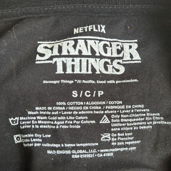 Stranger Things Adult T-Shirt BLACK NEW - SMALL - Picture 3 of 3